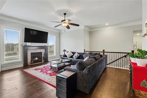 $500,000 | 10810 North Virginia Avenue, Kansas City, MO 64155