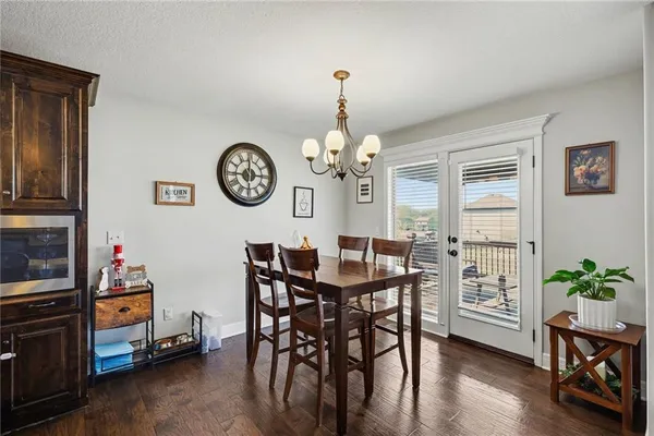 $500,000 | 10810 North Virginia Avenue, Kansas City, MO 64155