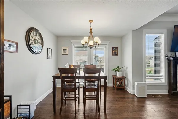 $500,000 | 10810 North Virginia Avenue, Kansas City, MO 64155