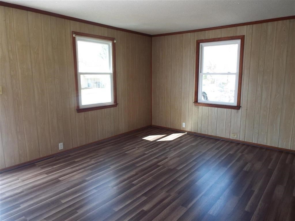 1916 Inman Drive Anderson, SC 29625 - Photo 3 of 11 Living Room