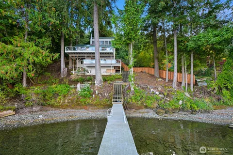 $1,395,000 | 2550 Lake Whatcom Boulevard, Bellingham, WA 98229