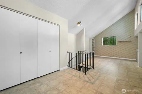 $1,395,000 | 2550 Lake Whatcom Boulevard, Bellingham, WA 98229