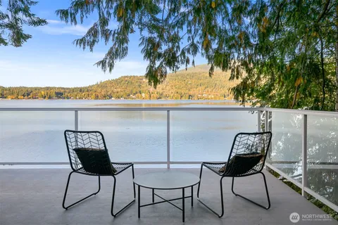 $1,395,000 | 2550 Lake Whatcom Boulevard, Bellingham, WA 98229