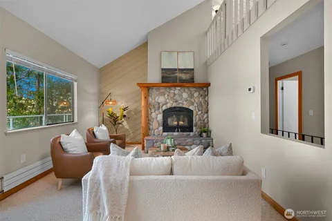 $1,395,000 | 2550 Lake Whatcom Boulevard, Bellingham, WA 98229