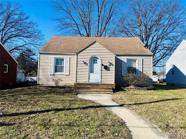 $175,000 | 119 South Jefferson Avenue, Collinsville, IL 62234