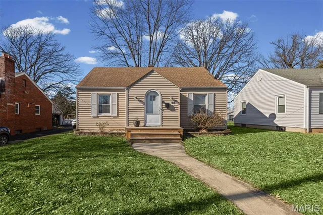 $175,000 | 119 South Jefferson Avenue, Collinsville, IL 62234