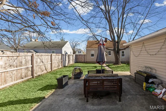 $175,000 | 119 South Jefferson Avenue, Collinsville, IL 62234