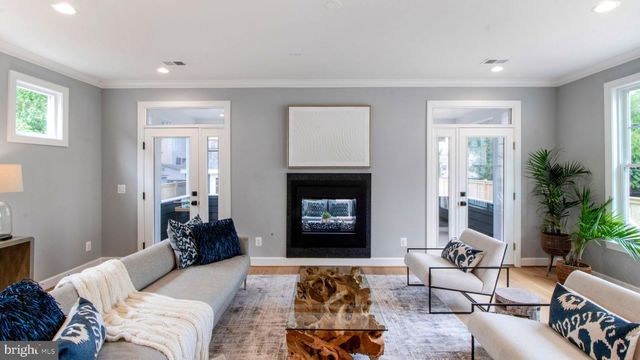 $2,020,000 | 30 East Linden Street, Alexandria, VA 22301