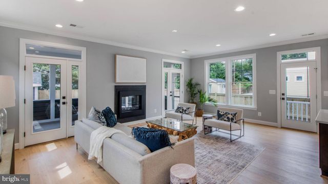 $2,020,000 | 30 East Linden Street, Alexandria, VA 22301