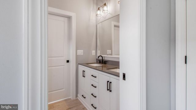 $2,020,000 | 30 East Linden Street, Alexandria, VA 22301