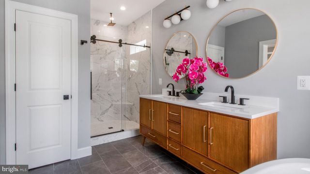 $2,020,000 | 30 East Linden Street, Alexandria, VA 22301