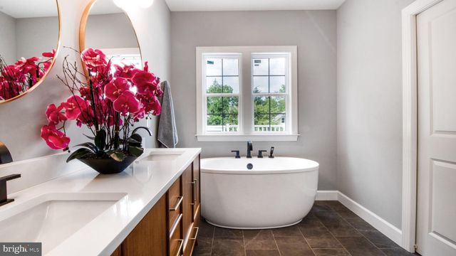 $2,020,000 | 30 East Linden Street, Alexandria, VA 22301