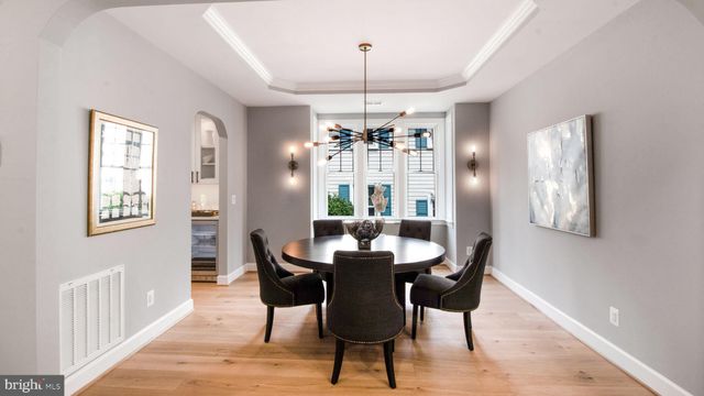 $2,020,000 | 30 East Linden Street, Alexandria, VA 22301