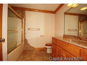 5132 Kinsinger Road Pleasant Plains, IL 62677 - Photo 12 of 20 Gallery Image 12