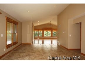 5132 Kinsinger Road Pleasant Plains, IL 62677 - Photo 9 of 20 Gallery Image 9