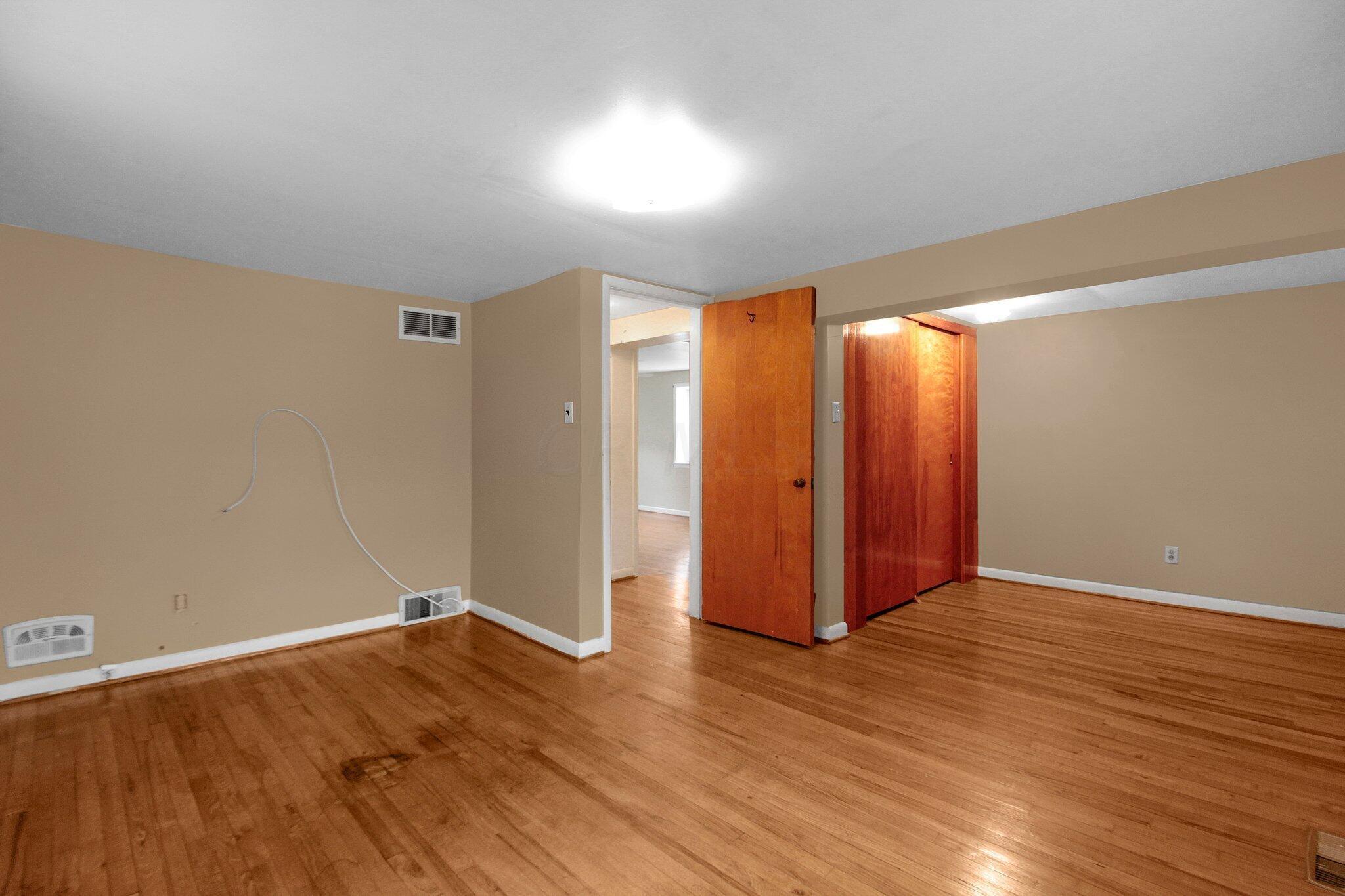 460 Clark State Road Gahanna, OH 43230 - Photo 15 of 25 @nd fl bedroom