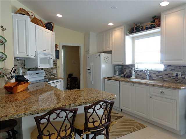 1098 Southwest Balmoral Trace Stuart, FL 34997 - Photo 10 of 25 Gallery Image 10