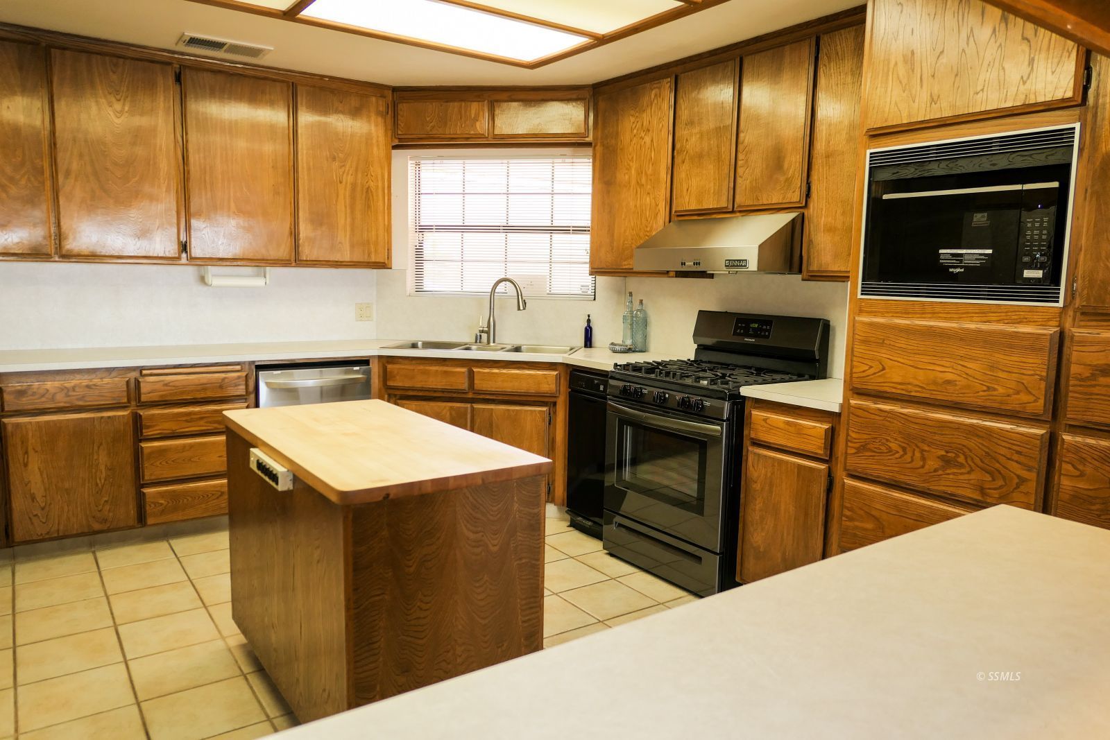 128 West Cielo Avenue Ridgecrest, CA 93555 - Photo 17 of 50