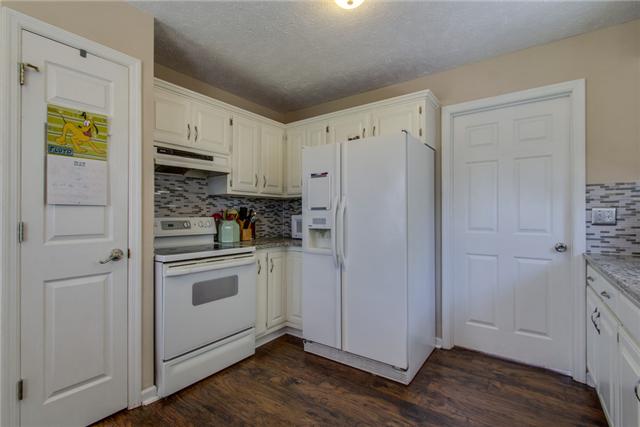 1078 Bakers Work Road Burns, TN 37029 - Photo 9 of 20 Large Kitchen Pantry