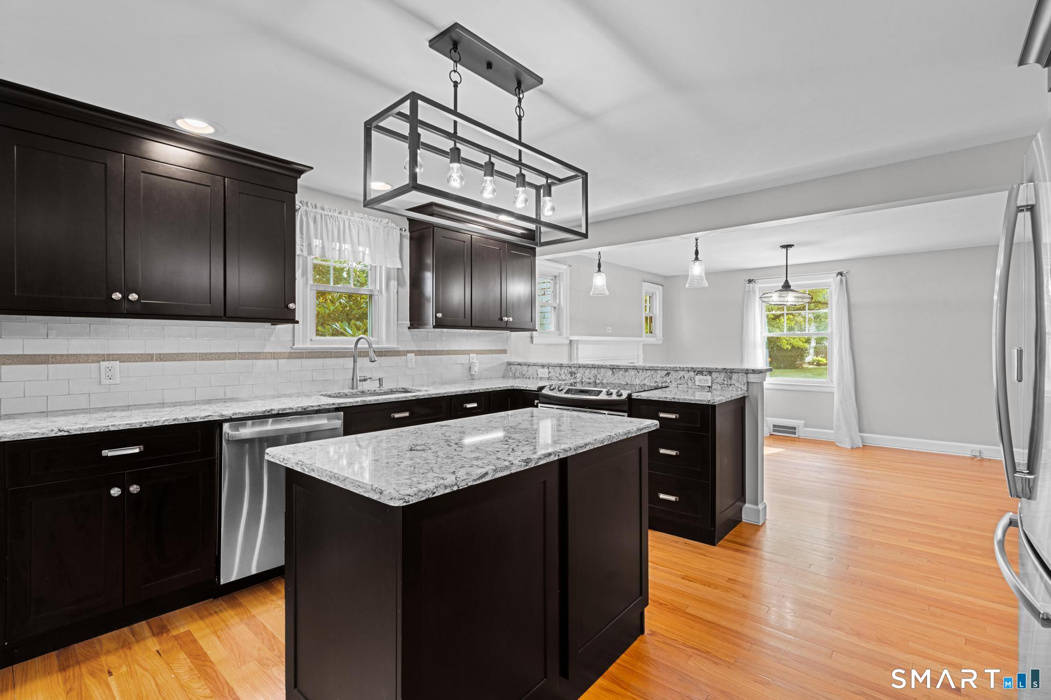 28 Horton Road Manchester, CT 06042 - Photo 12 of 40