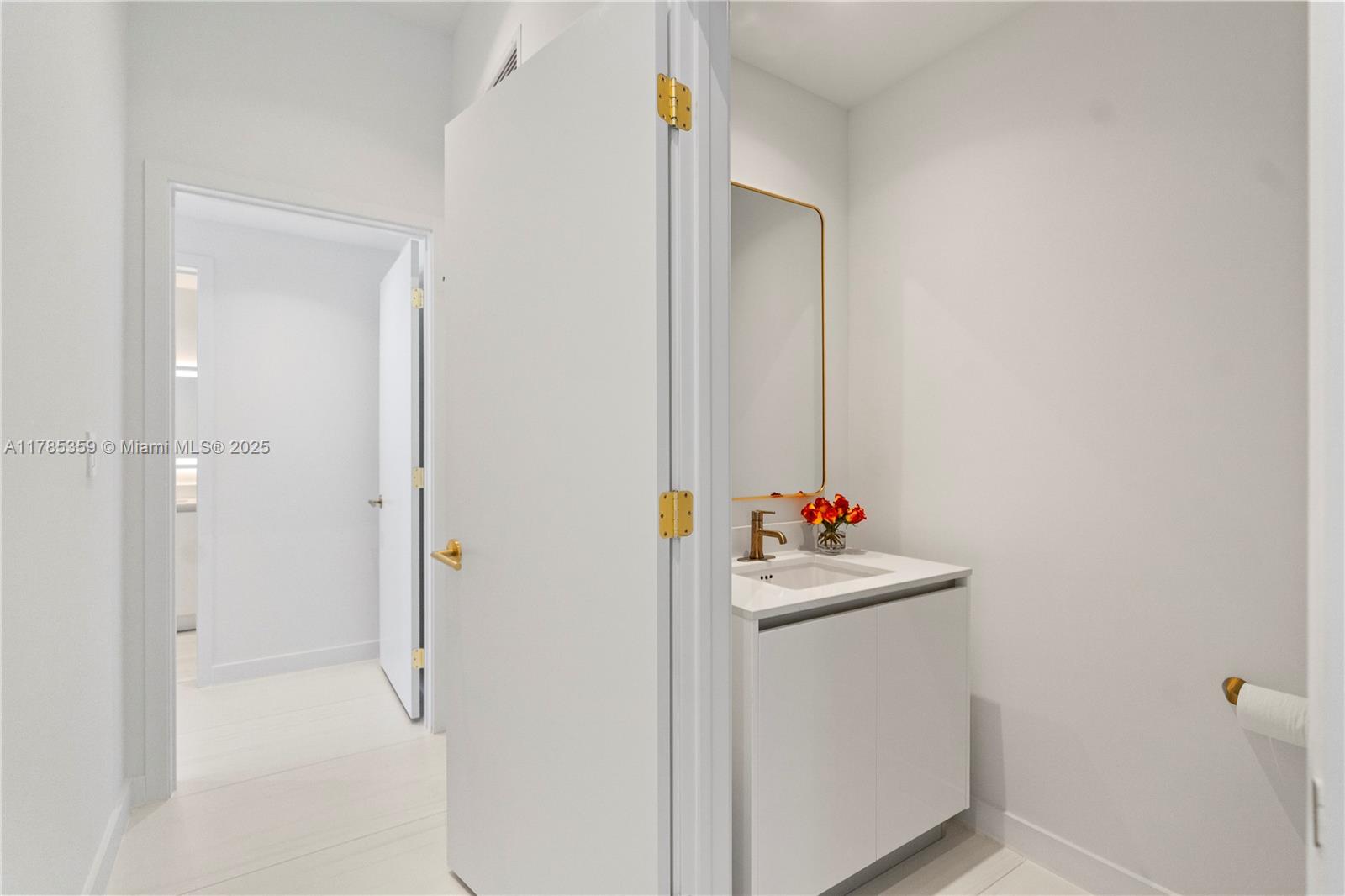 2678 Tigertail Avenue, Unit PH4 Miami, FL 33133 - Photo 34 of 75