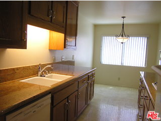 13065 Mindanao Way, Unit 15 Marina del Rey, CA 90292 - Photo 7 of 26
