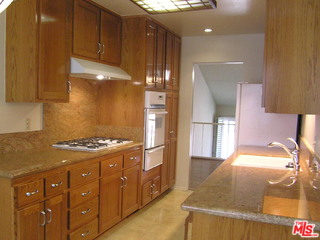 13065 Mindanao Way, Unit 15 Marina del Rey, CA 90292 - Photo 9 of 26