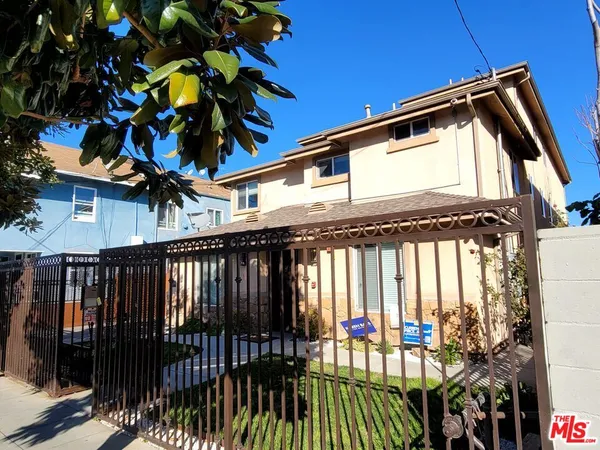 $3,000 | 887 East 40th Place, Unit 3, Los Angeles, CA 90011