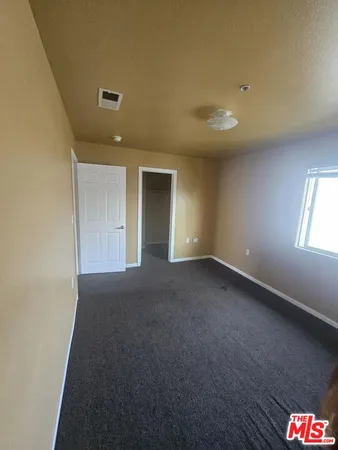 $3,000 | 887 East 40th Place, Unit 3, Los Angeles, CA 90011