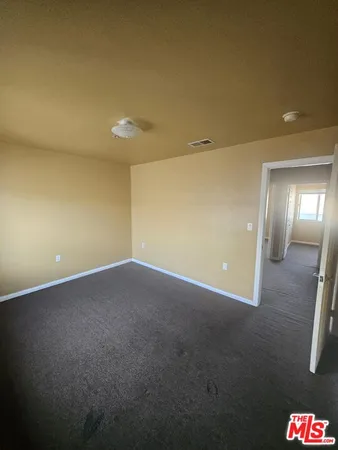 $3,000 | 887 East 40th Place, Unit 3, Los Angeles, CA 90011
