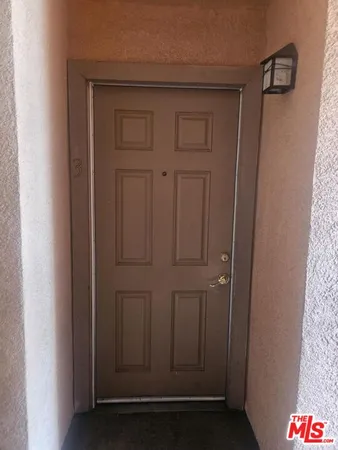 $3,000 | 887 East 40th Place, Unit 3, Los Angeles, CA 90011