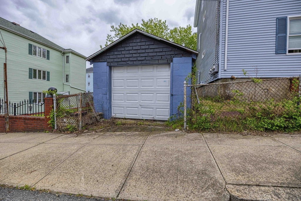 278 Division Street Fall River, MA 02721 - Photo 2 of 37