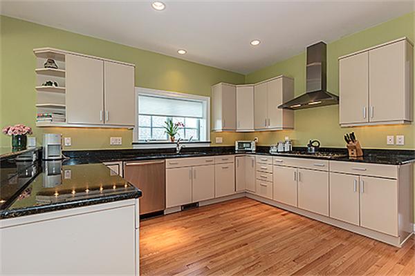 13 Summit Road, Unit 13 Belmont, MA 02478 - Photo 6 of 29 Gallery Image 6