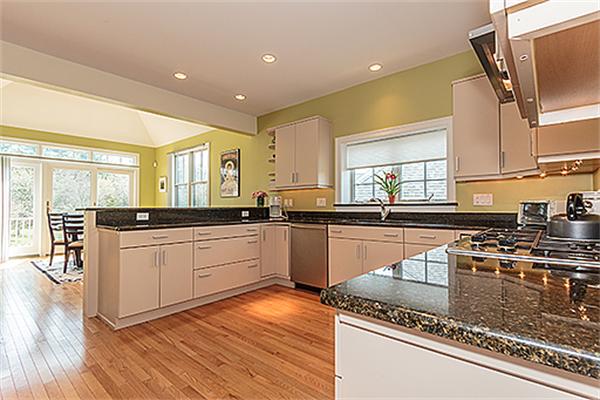 13 Summit Road, Unit 13 Belmont, MA 02478 - Photo 7 of 29 Gallery Image 7