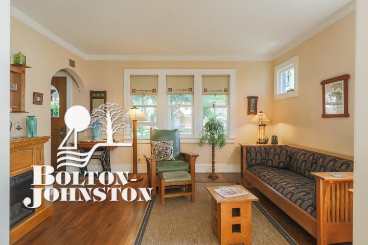 285 Ridgemont Road Grosse Pointe Farms, MI 48236 - Photo 3 of 22