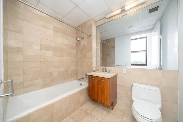 $3,100 | 4 Beacon Way, Unit 425, Jersey City, NJ 07304