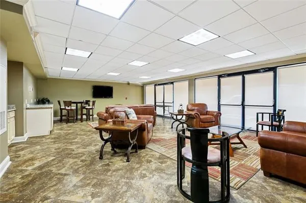 $219,000 | 500 Lake Marina Avenue, Unit 322, New Orleans, LA 70124