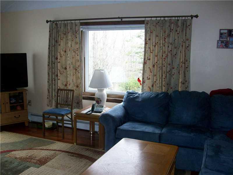 1136 River Road Bucksport, ME 04416 - Photo 24 of 34 Living Room.