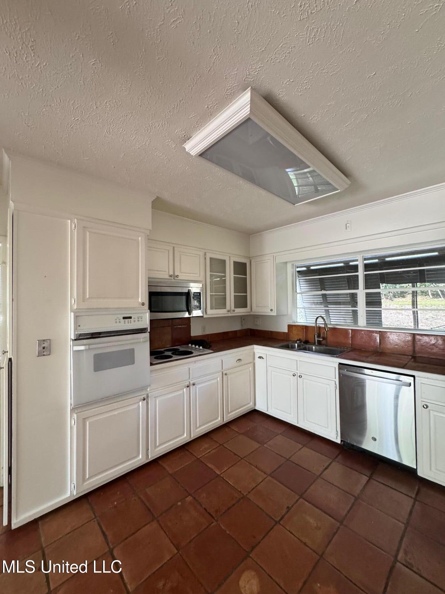 4624 Katherine Boulevard Jackson, MS 39211 - Photo 17 of 34 IMG_5908