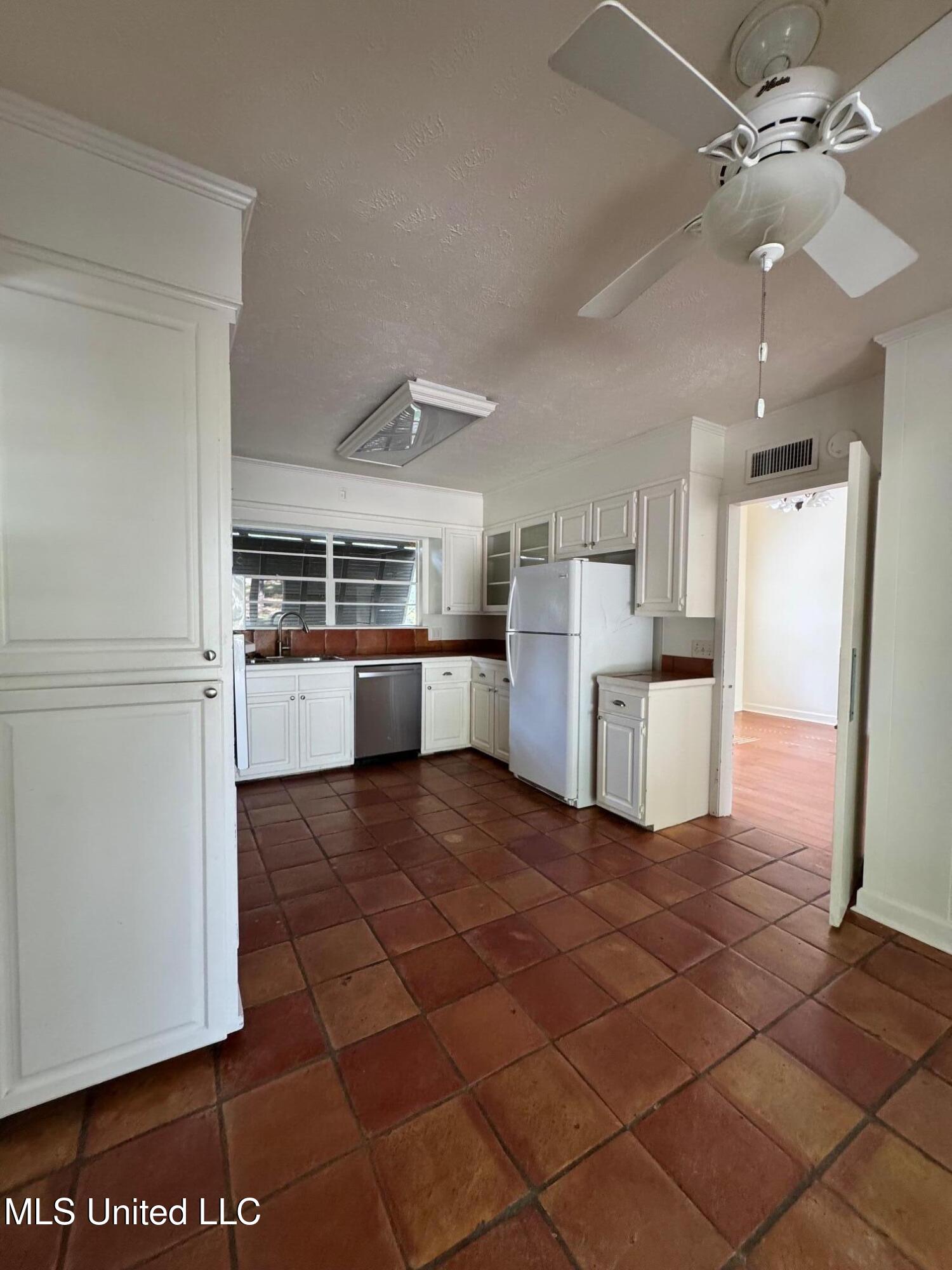 4624 Katherine Boulevard Jackson, MS 39211 - Photo 19 of 34 IMG_5914