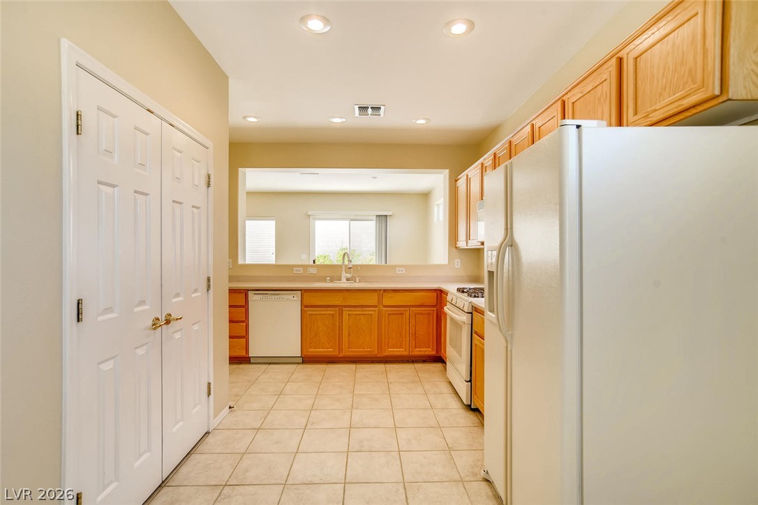 3027 Hickory Valley Road Henderson, NV 89052 - Photo 7 of 17