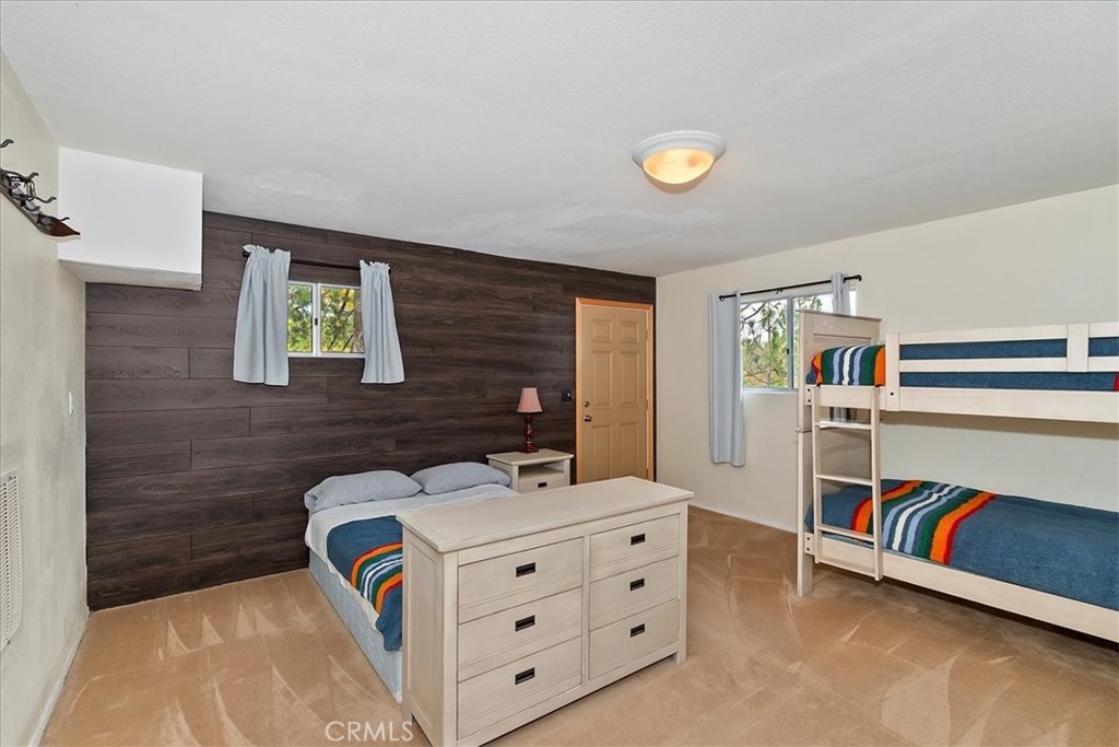 26822 Huron Road Lake Arrowhead, CA 92391 - Photo 23 of 36