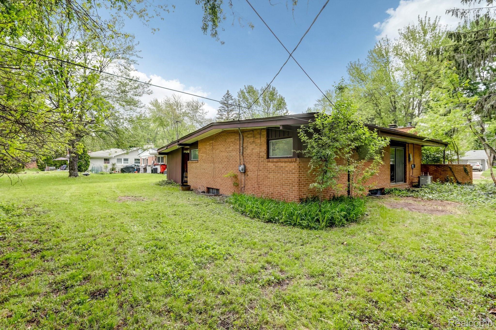 29531 Fall River Road Southfield, MI 48076 - Photo 25 of 25 29531 Fall River Road, Southfield, MI-25.jpg-SMALL
