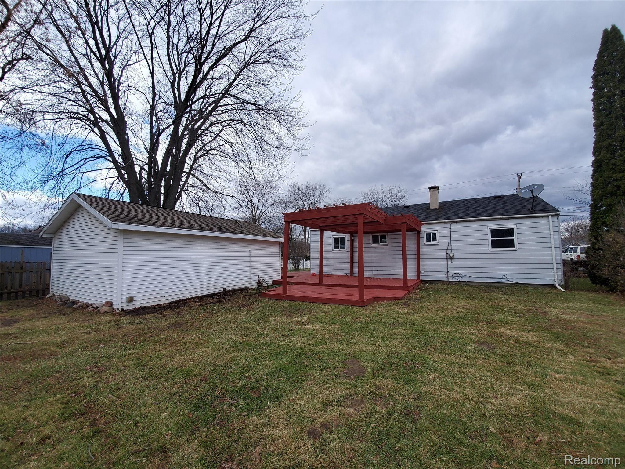 6024 Hopkins Road Flint, MI 48506 - Photo 3 of 29 20201123_140022.jpg
