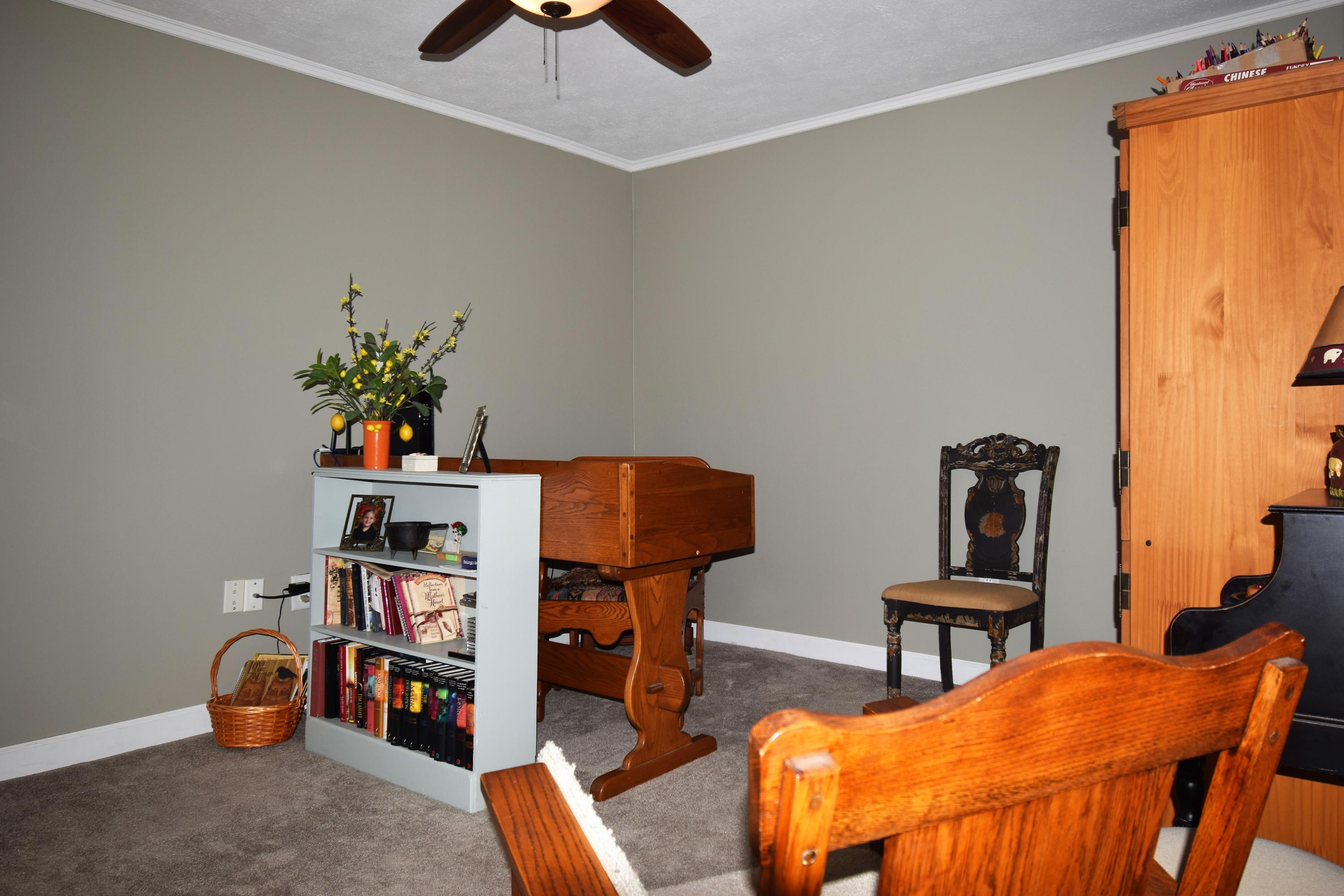 1212 Old Springfield Xenia, OH 45385 - Photo 15 of 44