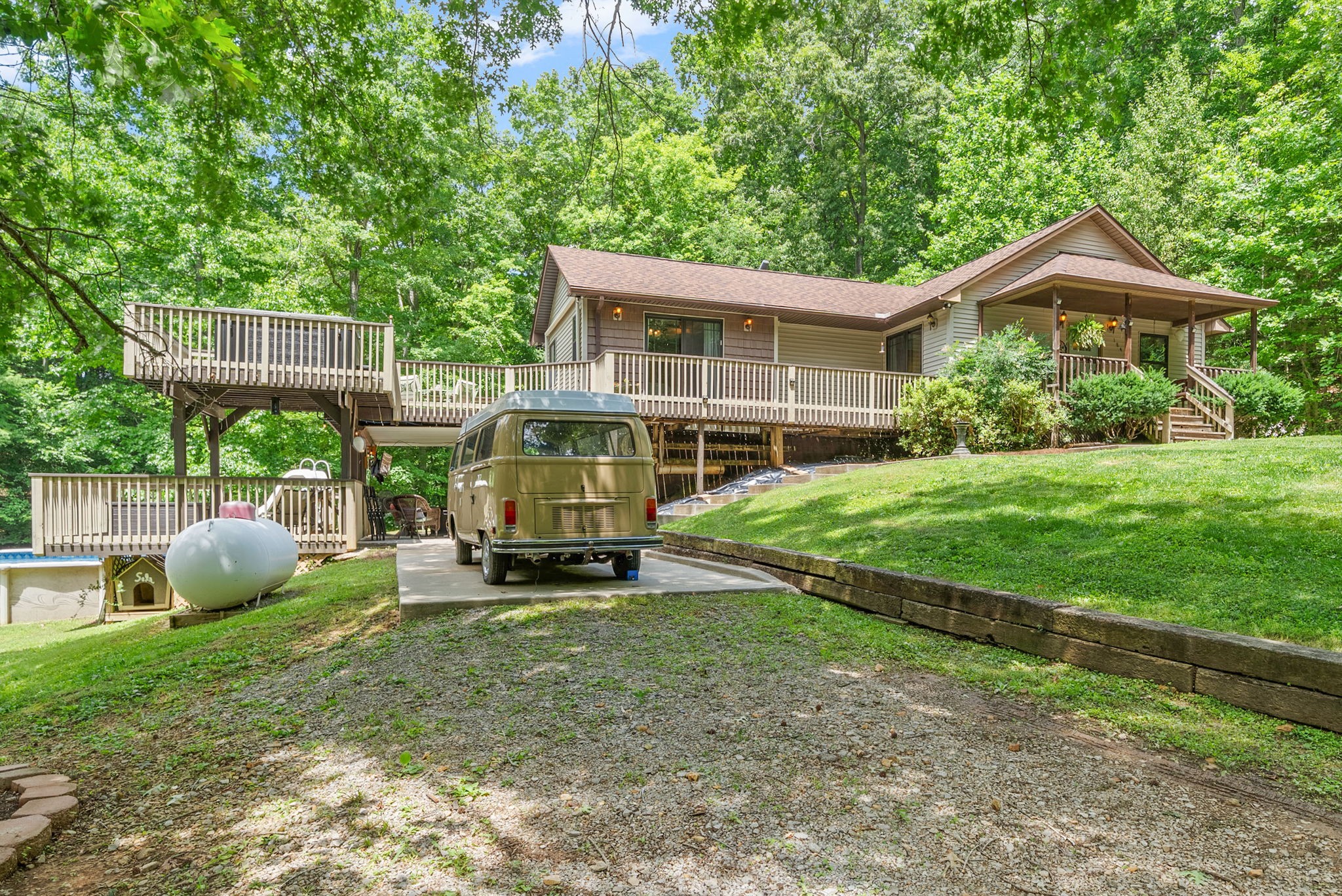 1844 Hogue Road Clarksville, TN 37040 - Photo 5 of 95