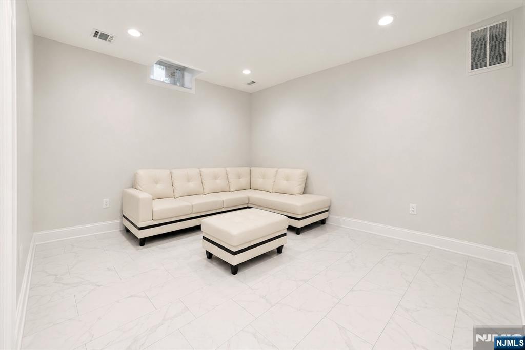 11 Insley Avenue Rutherford, NJ 07070 - Photo 27 of 41