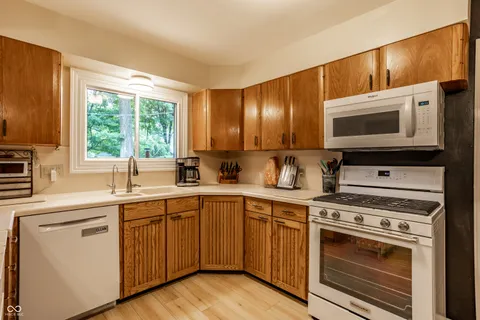 $415,000 | 8760 Washington Blvd W Drive, Indianapolis, IN 46260