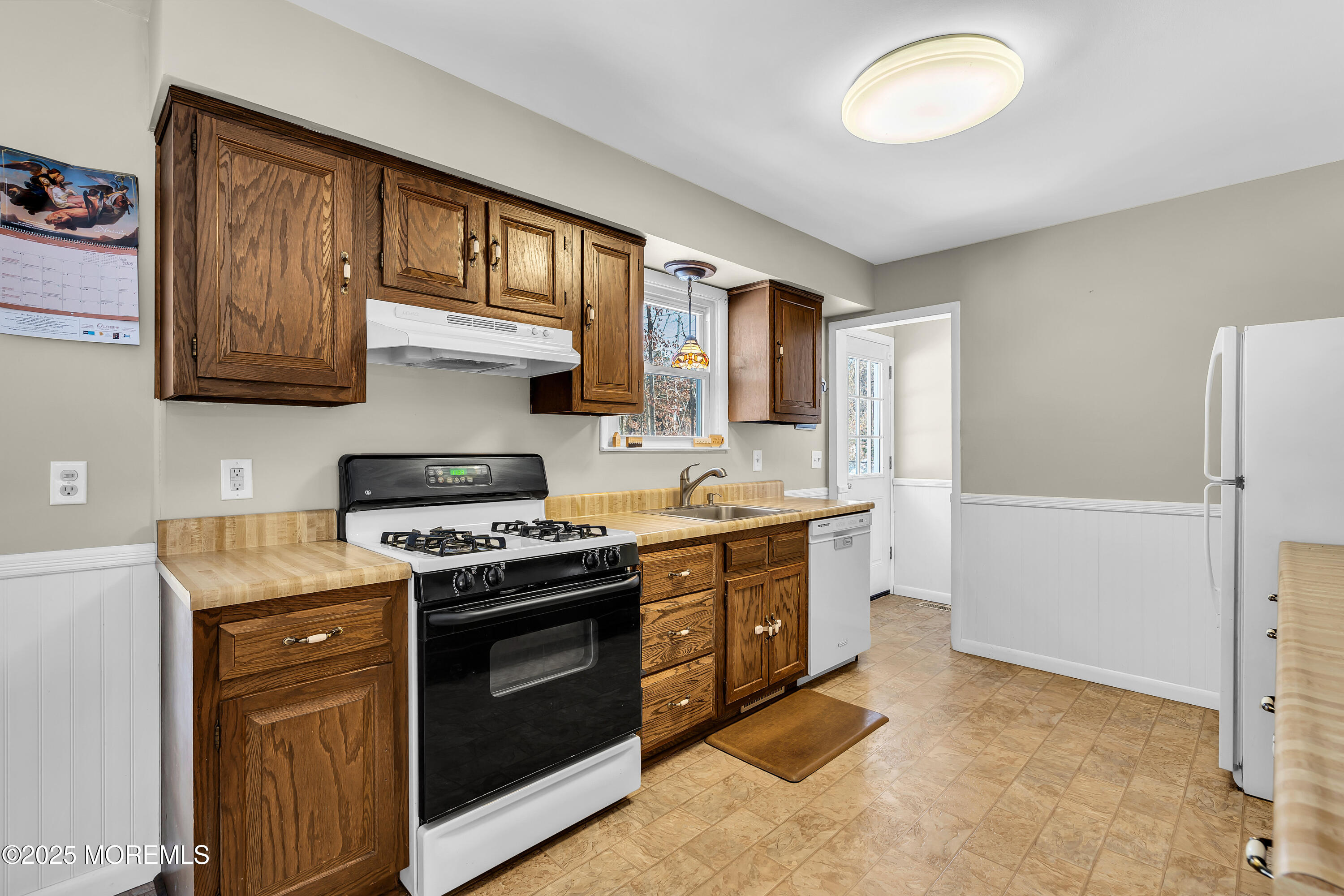 359 Toms River Road Jackson, NJ 08527 - Photo 10 of 42 016_dsc08818_694