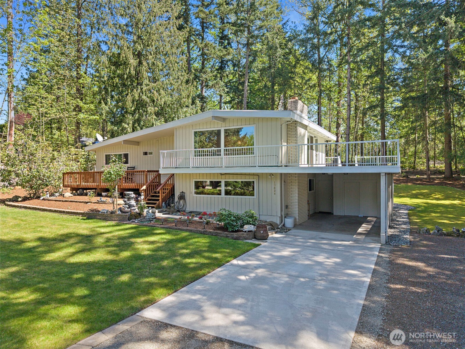 13828 183rd Avenue Southeast Renton, WA 98059 - Photo 2 of 22
